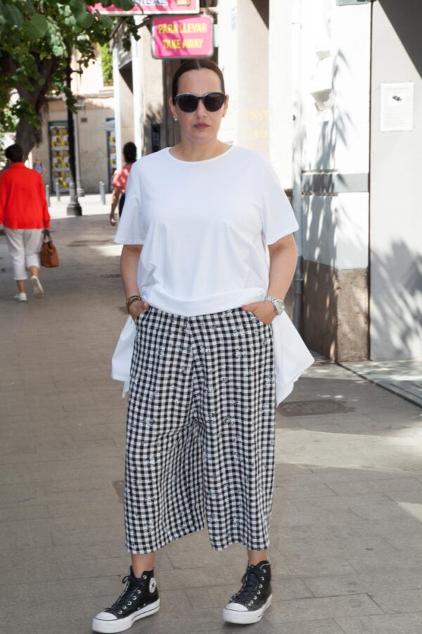 Pantalón Mod. Lina Flores Pequeños - Imagen 2