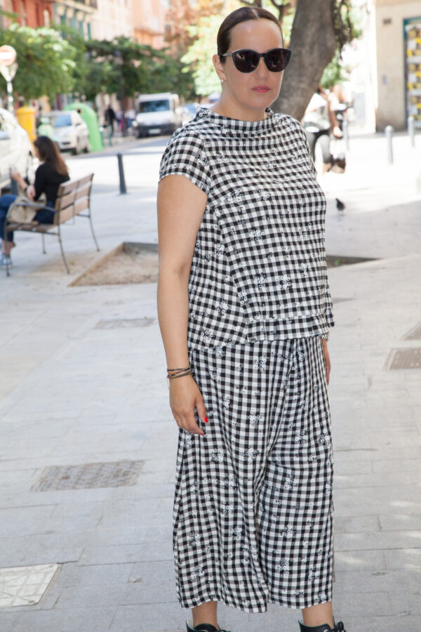 Pantalón Mod. Lina Flores Pequeños - Imagen 3