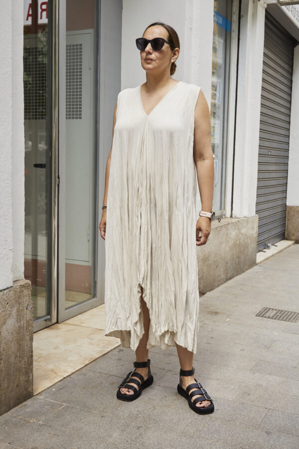 Vestido Mod. Milagros Color Beige