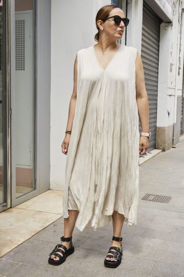 Vestido Mod. Milagros Color Beige - Imagen 5