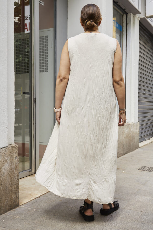 Vestido Mod. Milagros Color Beige - Imagen 2